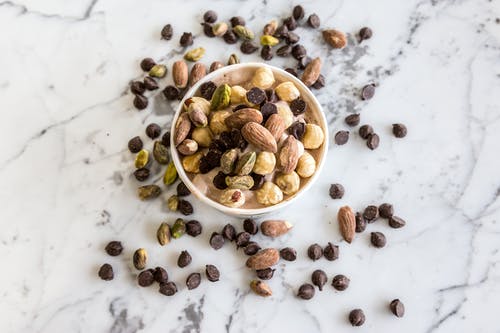 Nuts rich in Vitamin B1